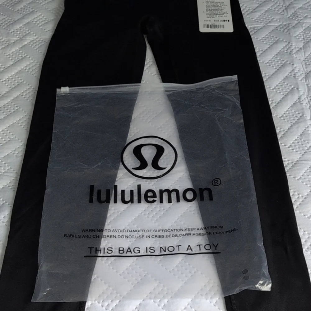 NWT Lululemon Women's Black Leggings - Picture 5 of 5